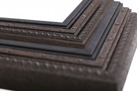 Rámy na obrazy v designu železa